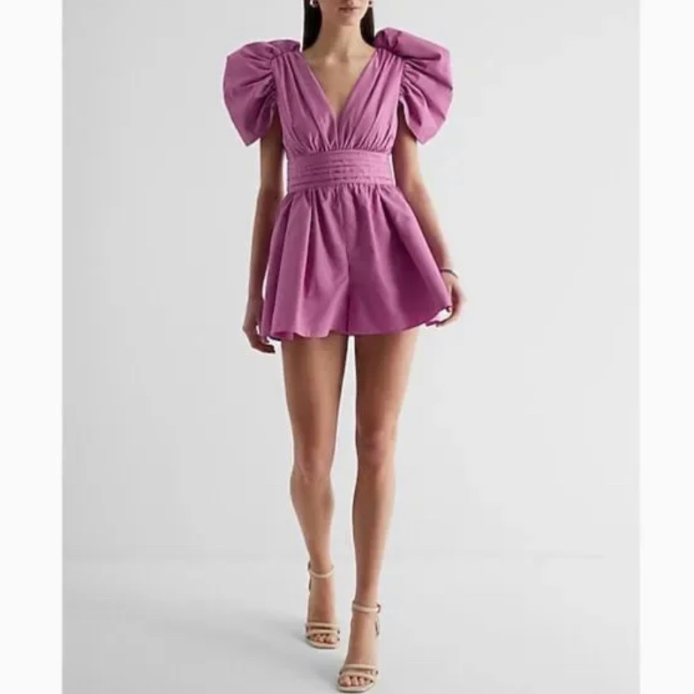 NWT Express V Neck Puffy Sleeve Romper